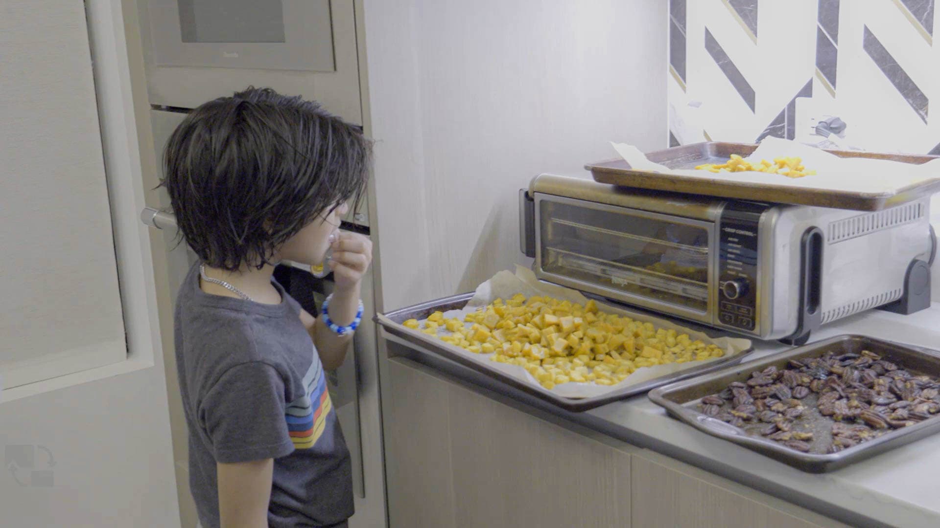 Sous customer at home with a home-cooked dish